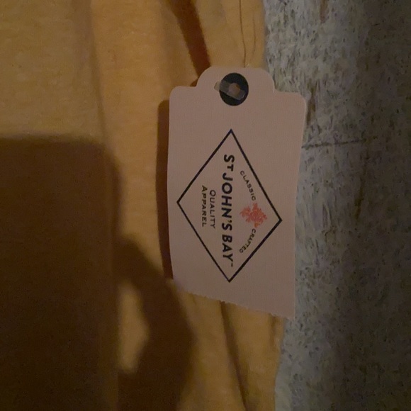 St. John’s Bay top - Picture 3 of 4